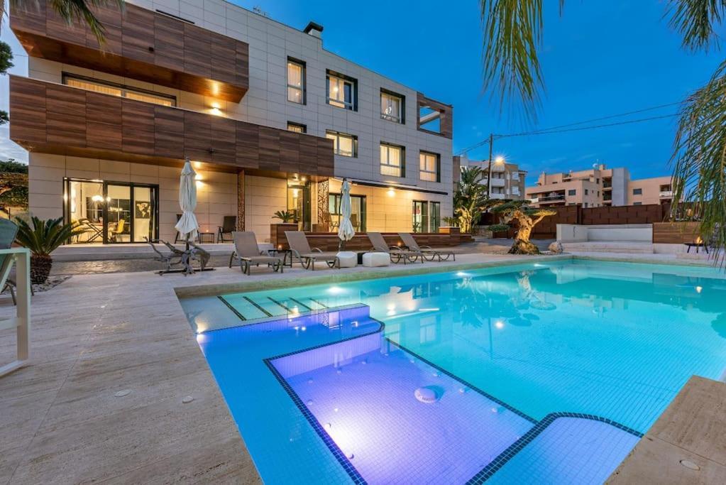 Apartament Luxury Casa Con Piscina, Wifi, 150M Dal Mare Miami Playa Zewnętrze zdjęcie